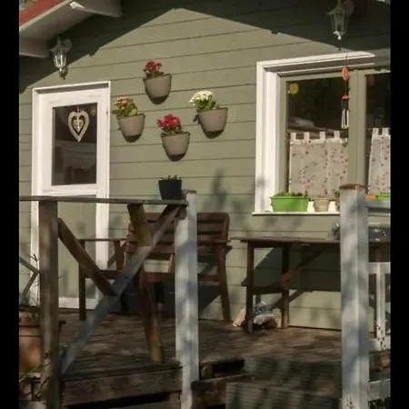 Confortable à - 36 M² Avec Jardin Chalet
