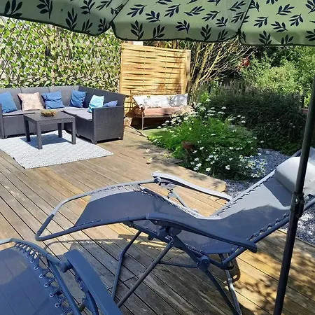 Confortable à - 36 M² Avec Jardin Chalet